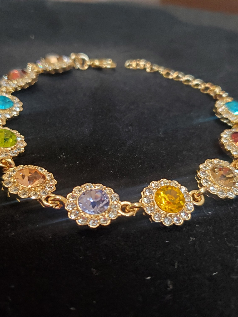 Multicolor Crystal Daisy Link Bracelet - Gold Tone
